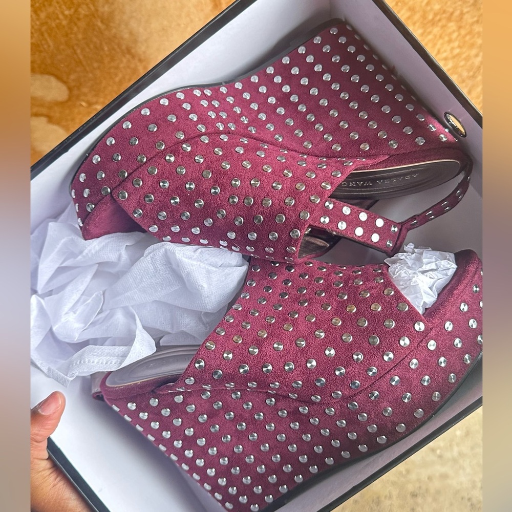 Azalea Wang Wedges. Size 10 women. Only worn once.